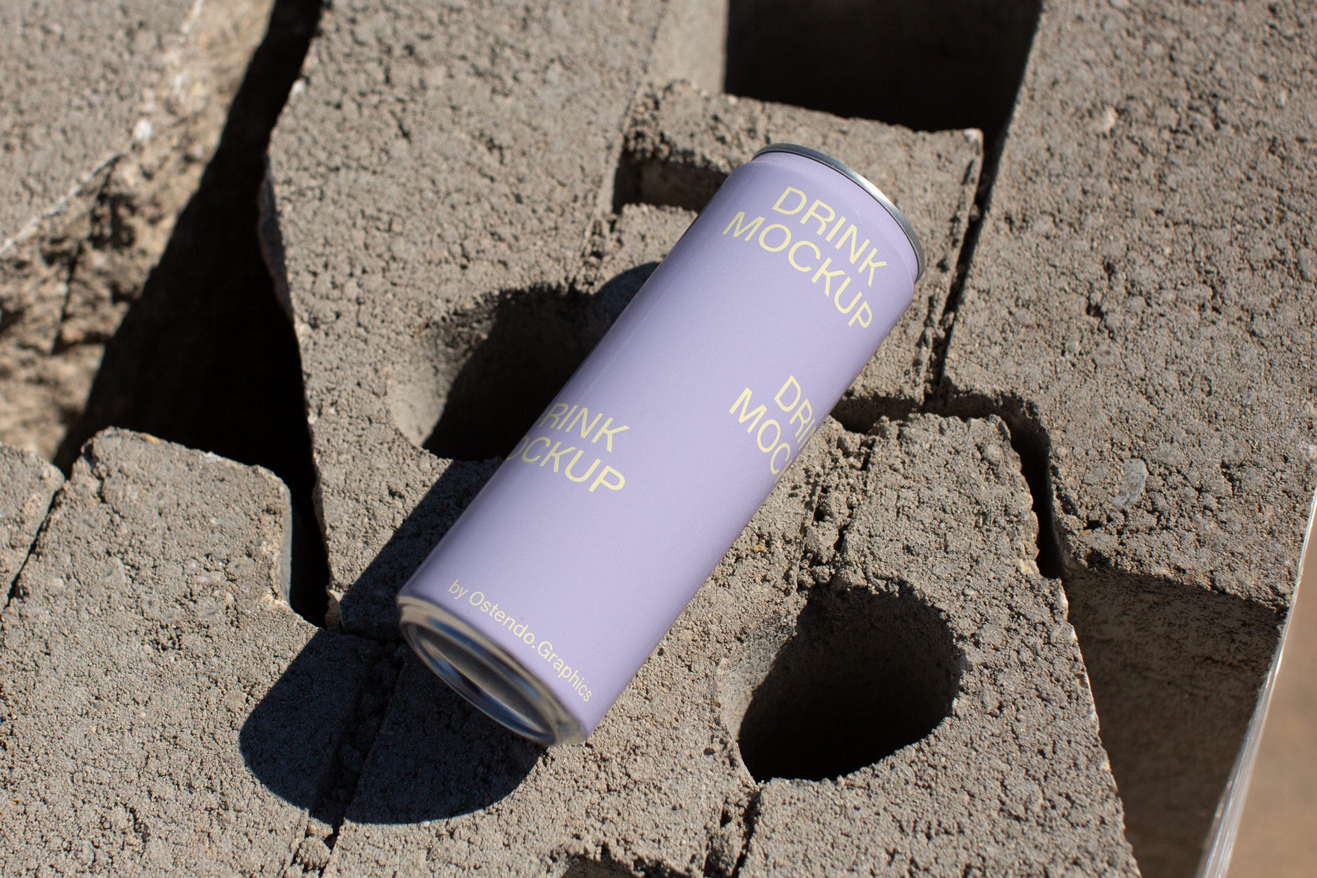 DR13 Drinks Can Mockup - Cinderblocks