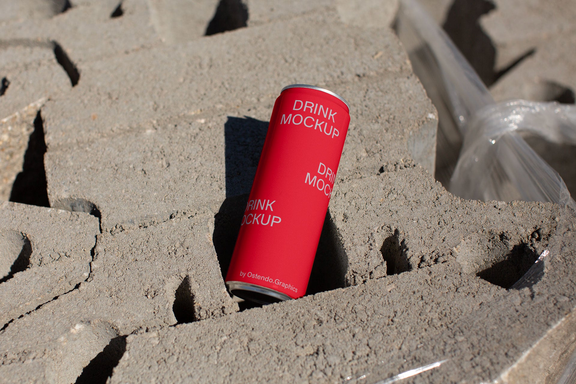 DR8 Drinks Can Mockup - Cinderblock