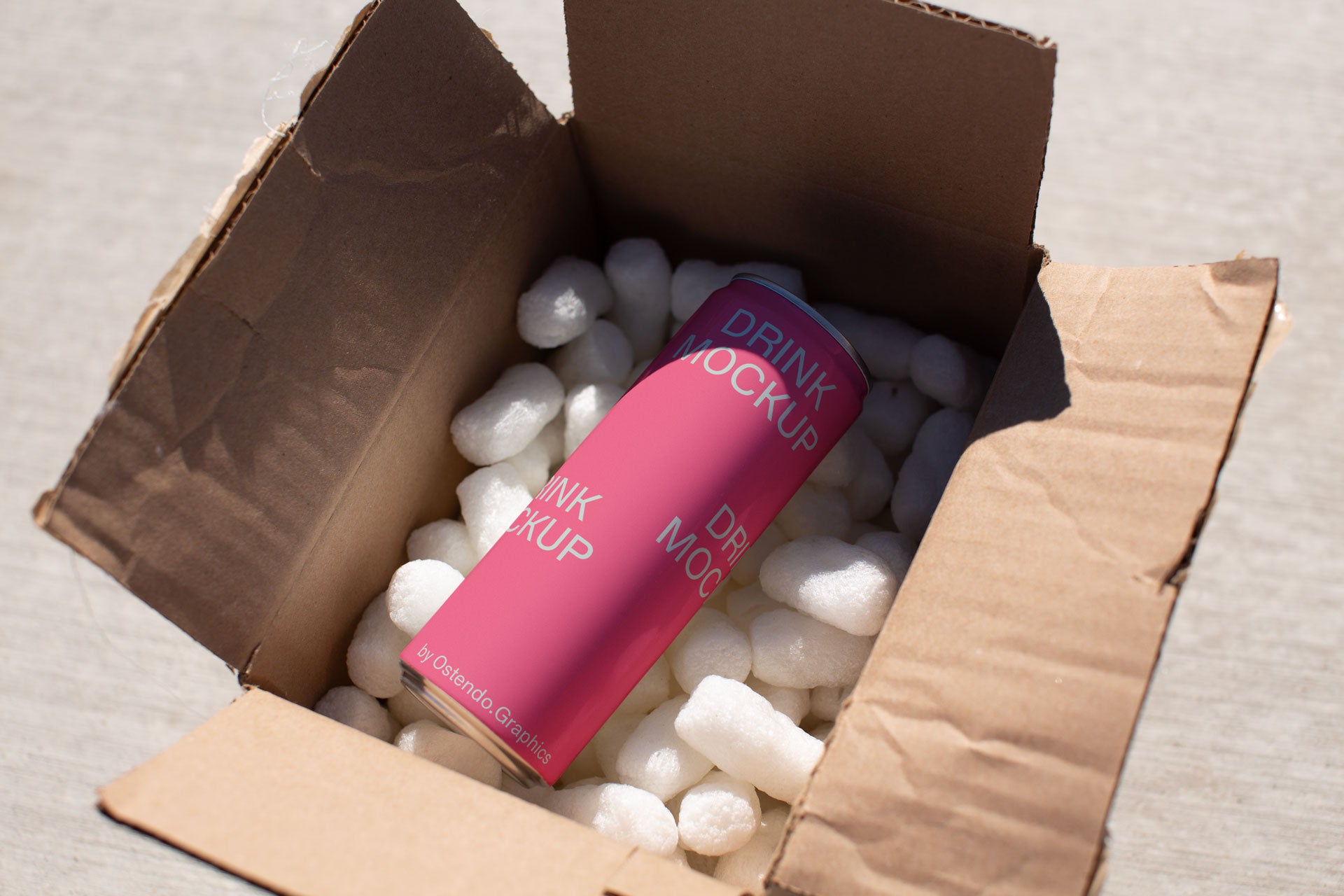 DR9 Drinks Can Mockup - Boxed