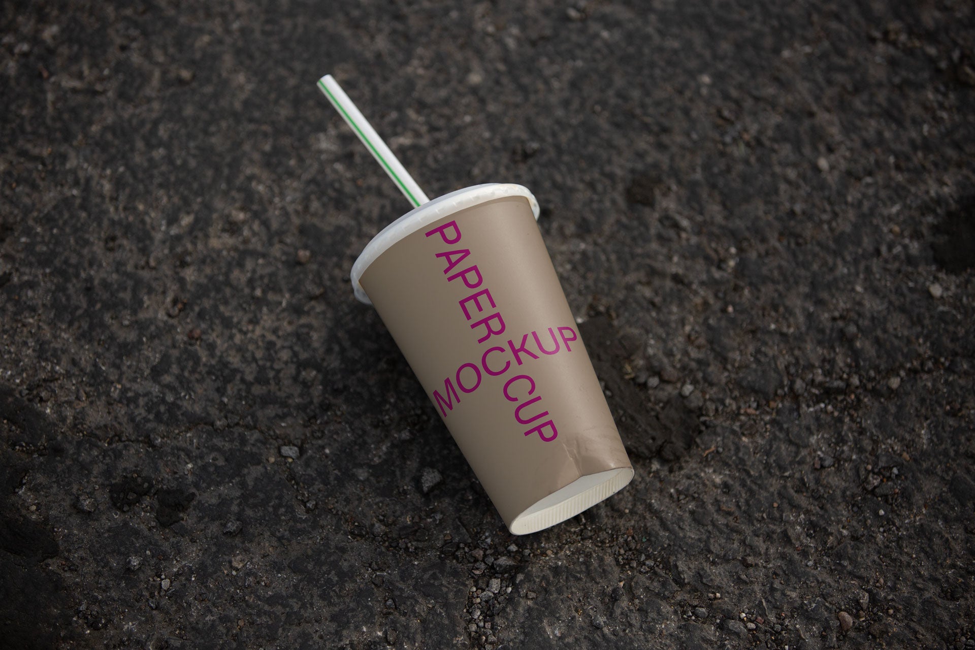 Free Paper Cups with Straw Mockup (PSD)