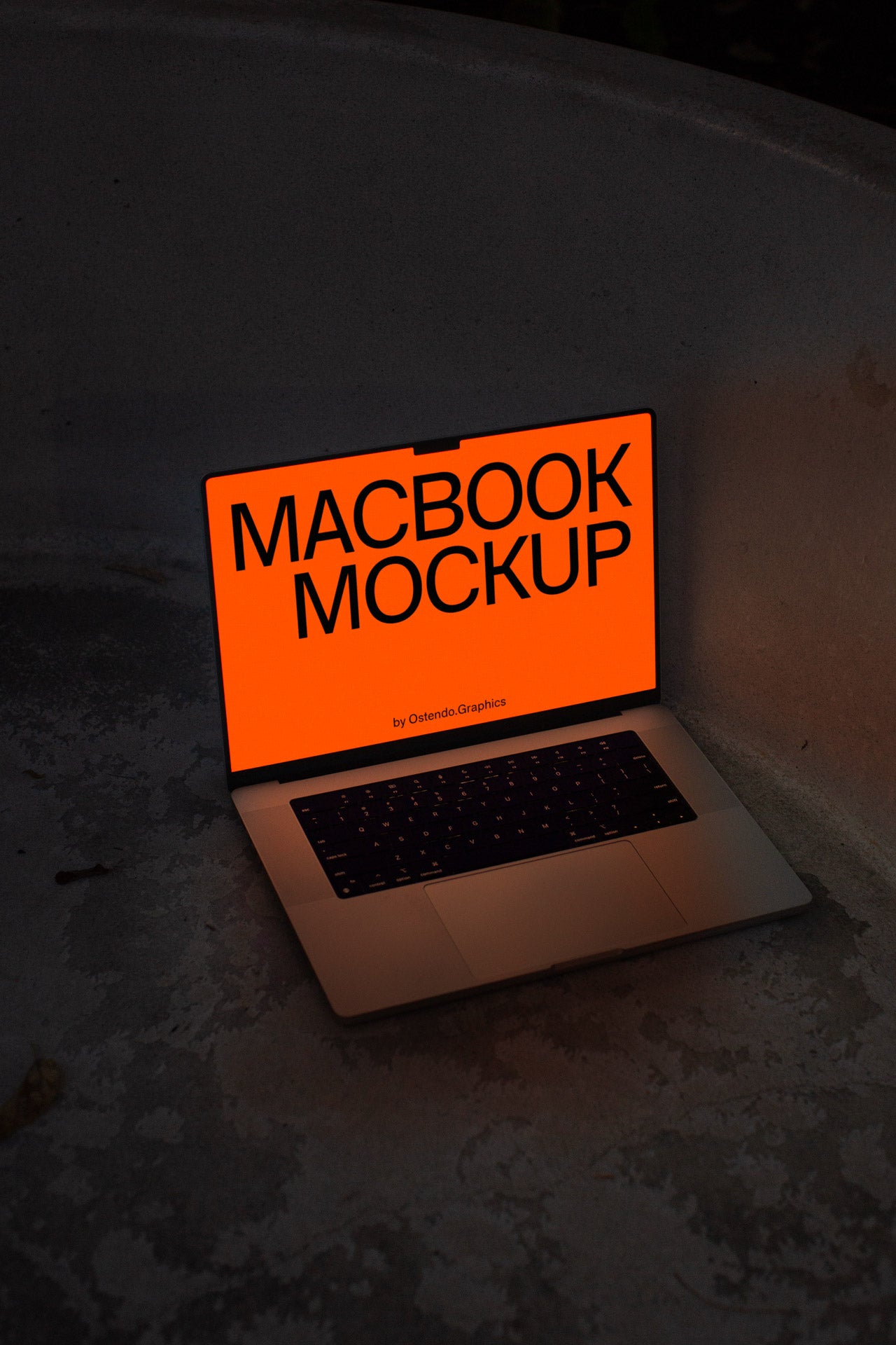 DD5 Apple Macbook Pro Mockup Night