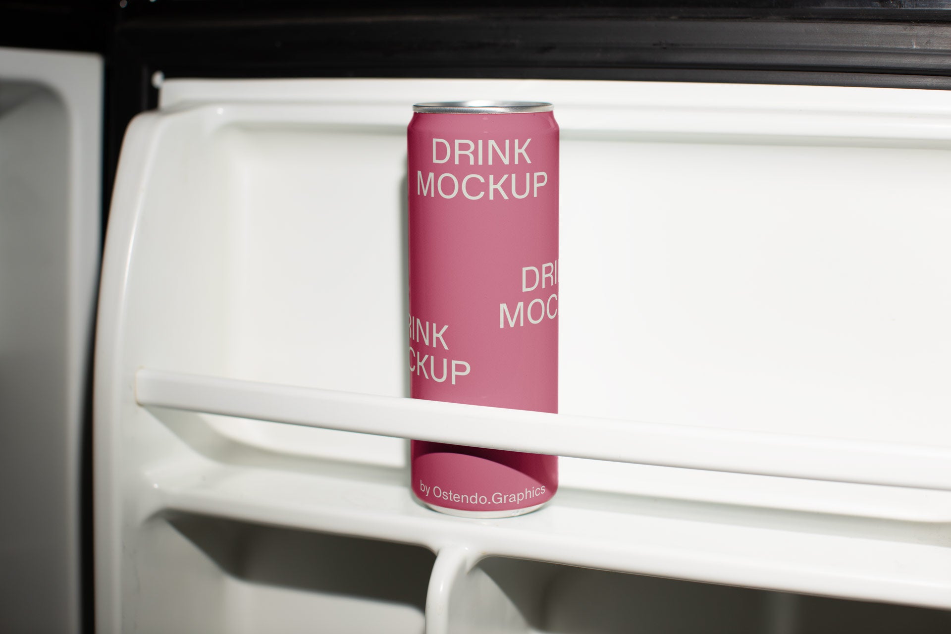 DR14 Drinks Can Mockup - Refrigerator