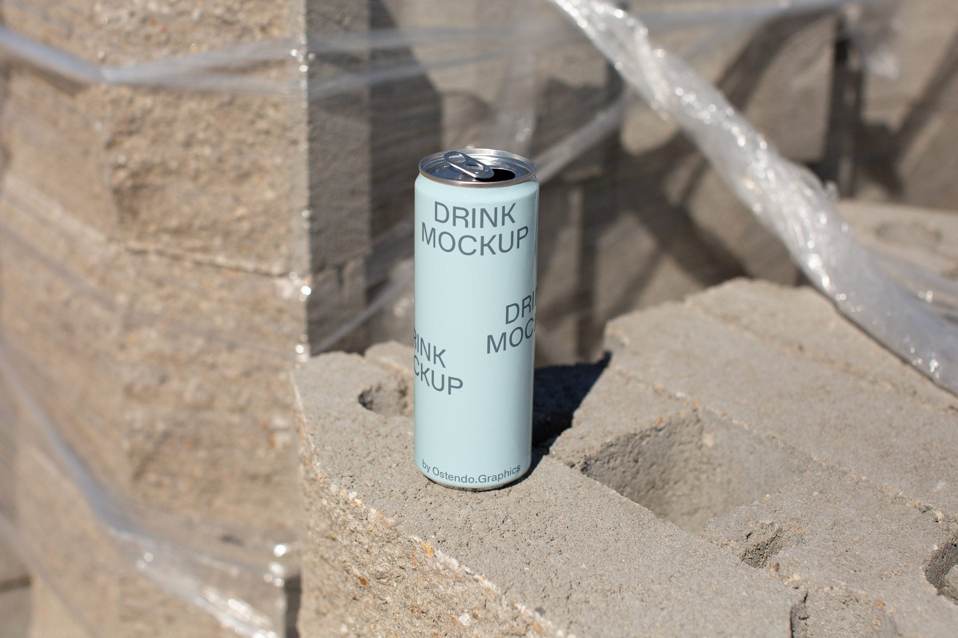 DR17 Drinks Can Mockup - Cinderblocks