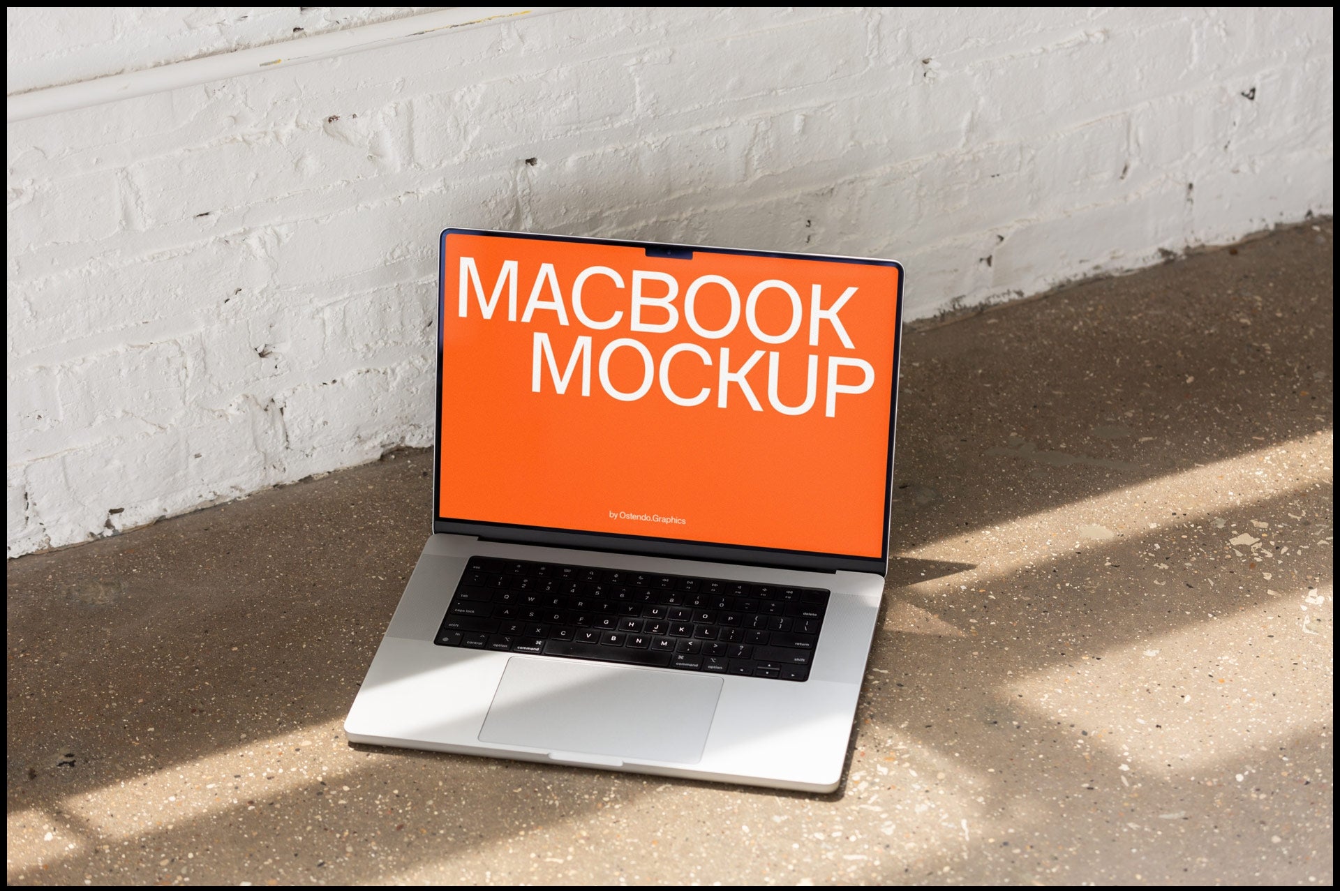 B-DD-V4 (17 Macbooks in a Springtime Studio)